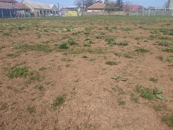 smog rule Evil Liga 4 | Imagini dezolante cu terenul de fotbal din Tășnad